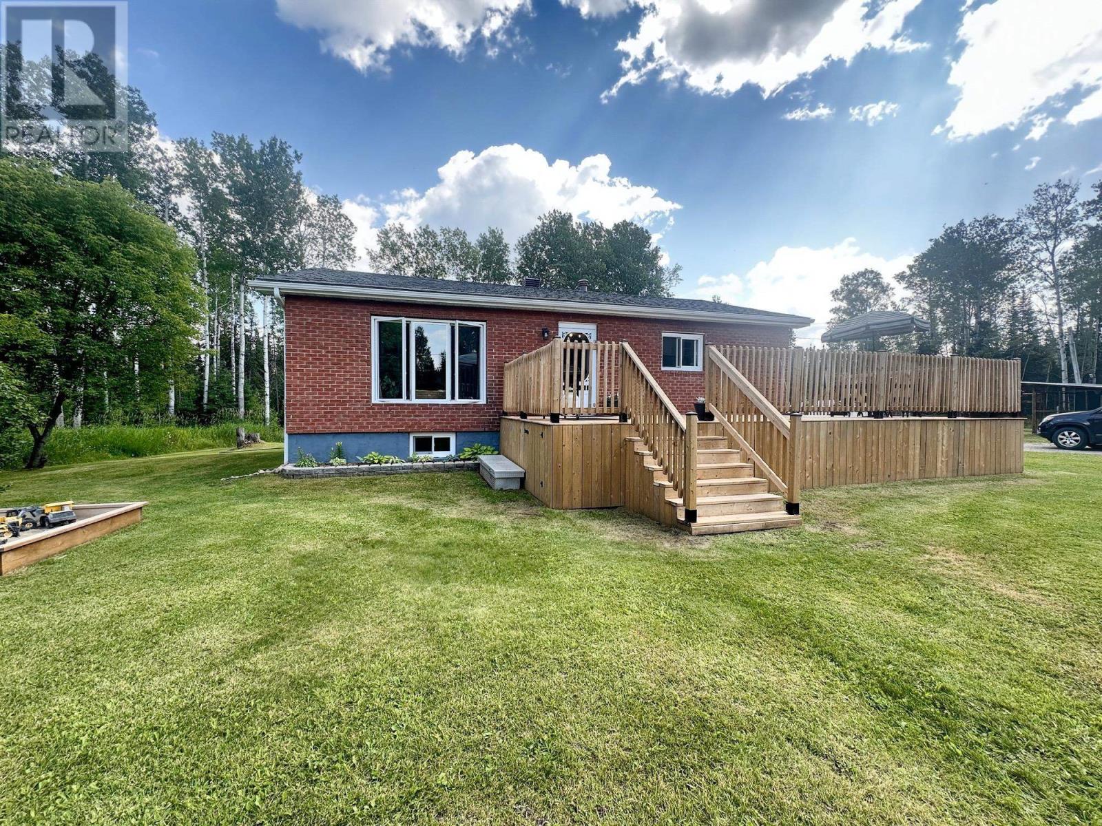 1 Chequis Rd, Geraldton, ON P0T 1M0