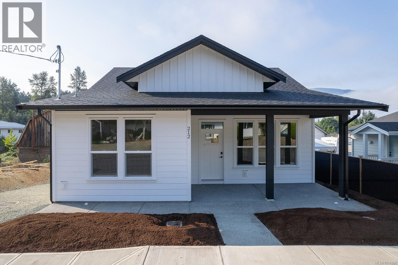 212 Oak Ln, Lake Cowichan, BC V0R 2G0