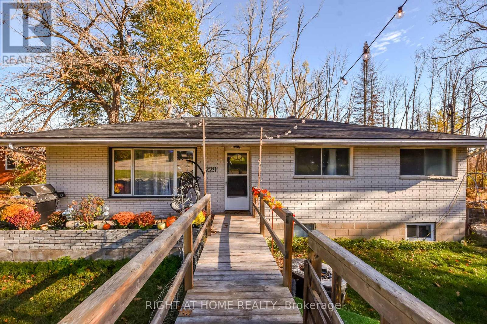 229 Mountain Ave, Tay, ON L0K 2C0