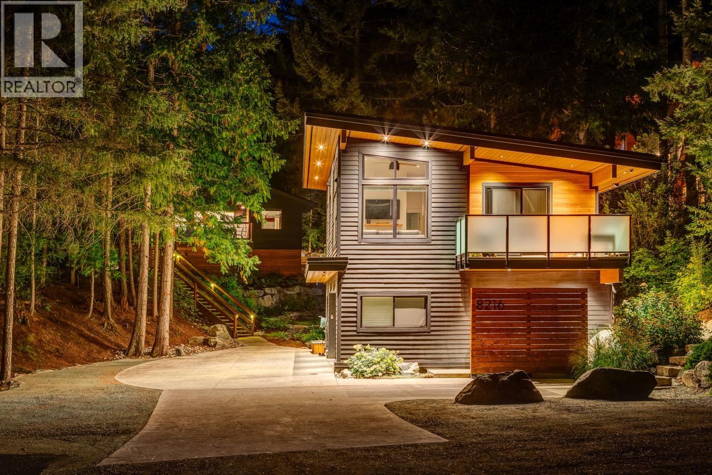 8216 Valley Dr, Whistler, BC V8E 0G1