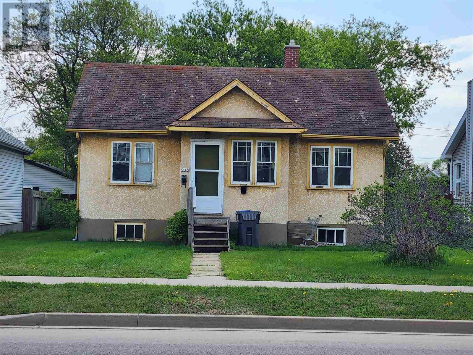 236 Mary St W, Thunder Bay, ON P7E 4K6