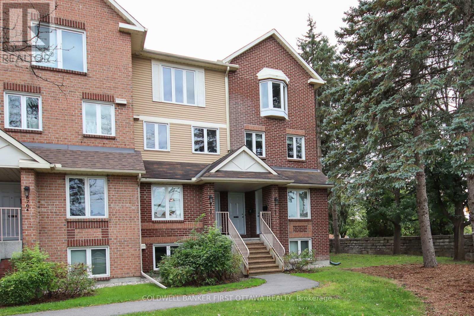 6702 Jeanne-darc Blvd A Blvd, Ottawa, ON K1C 2J1