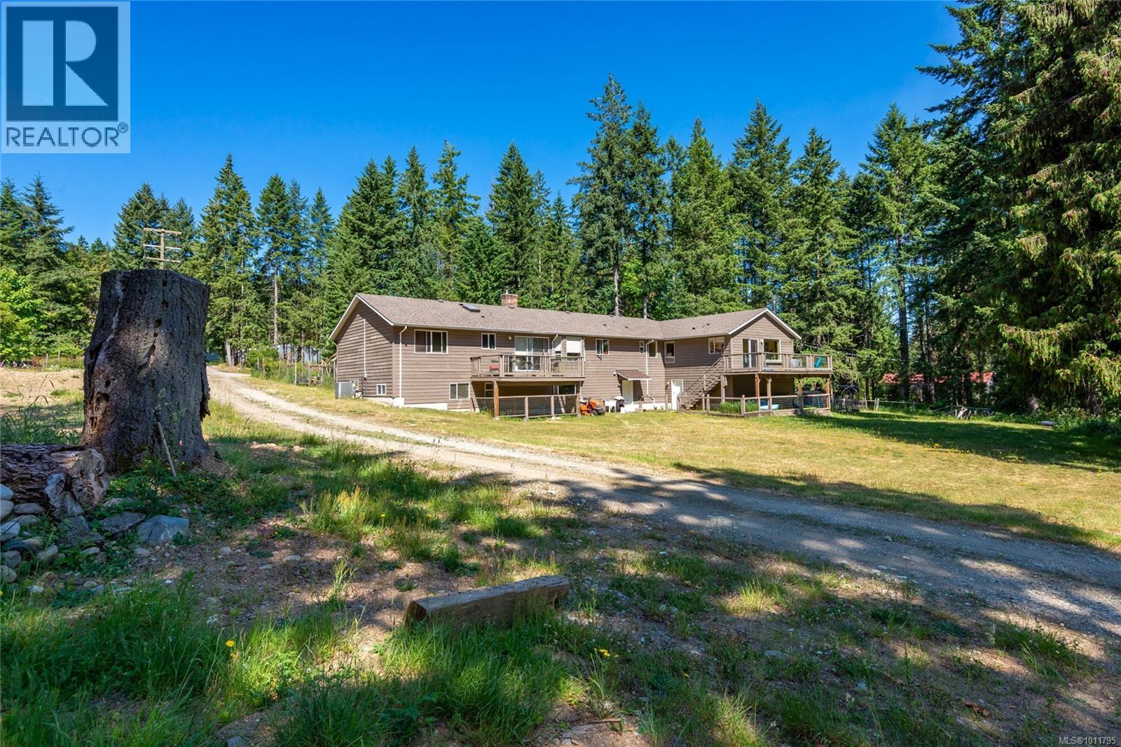 8598 Island Hwy N, Black Creek, BC V9N 1H3