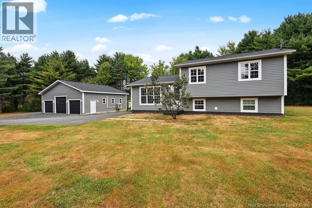31 Flett Cres, Strathadam, NB E1V 4H7