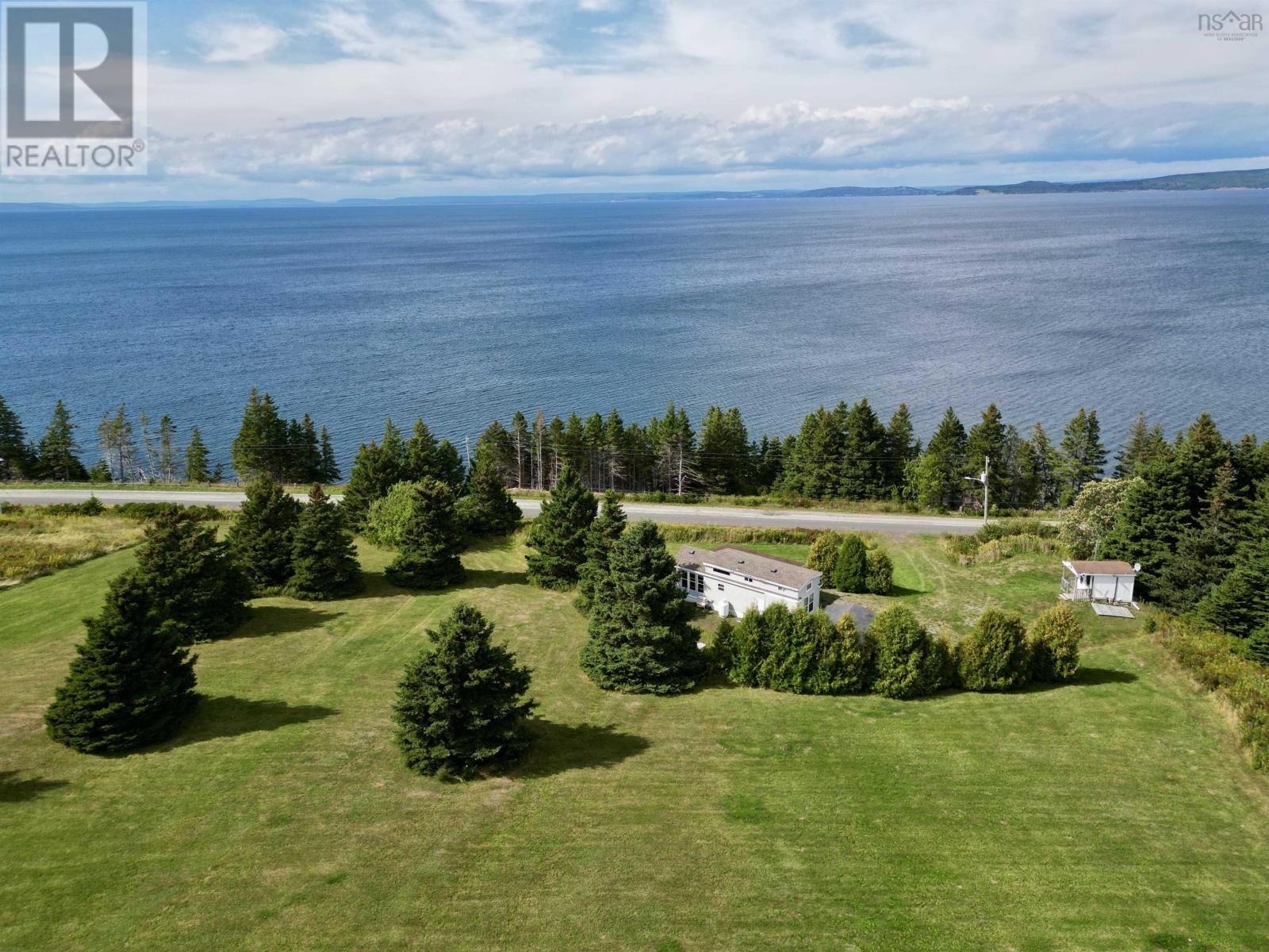 75 Lakeshore Dr, Irish Cove, NS B0E 3B0
