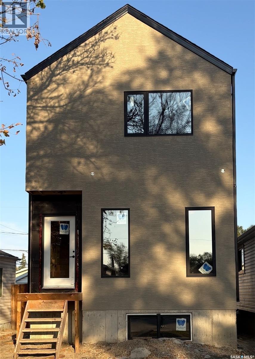405 St John St, Regina, SK S4R 1R4