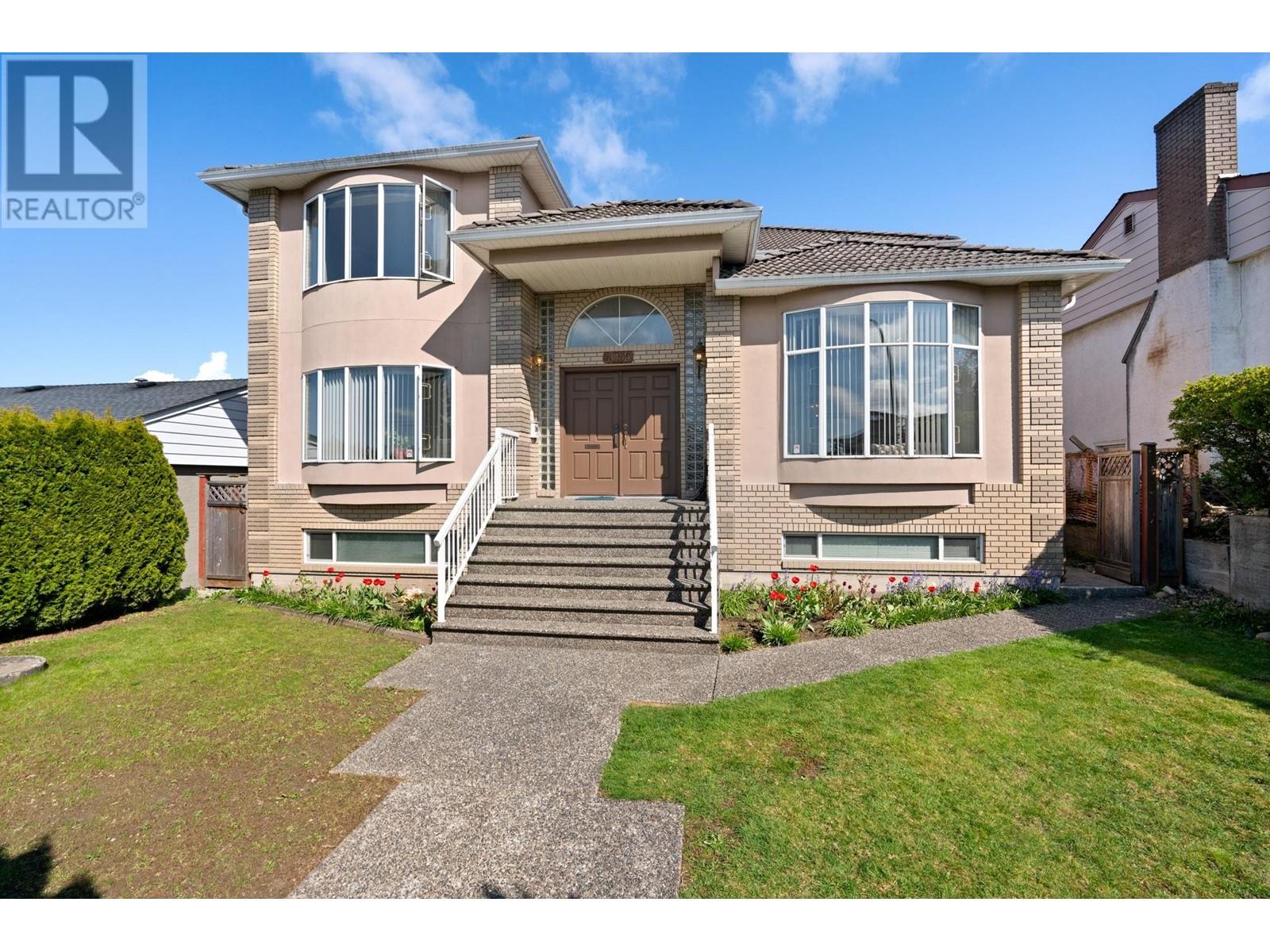 4055 Napier St, Burnaby, BC V5C 3G3