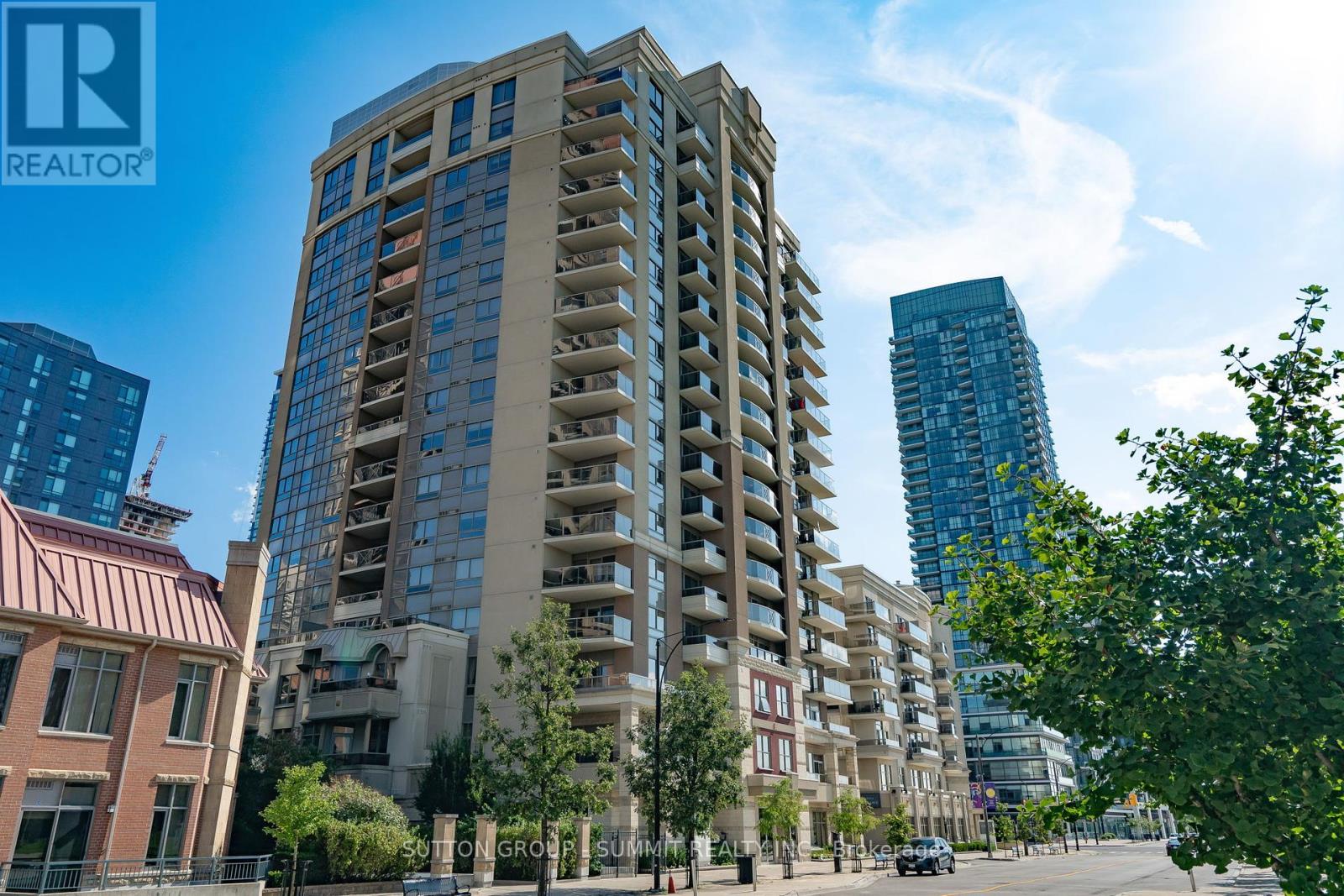808 350 Princess Royal Dr, Mississauga, ON L5B 4N1