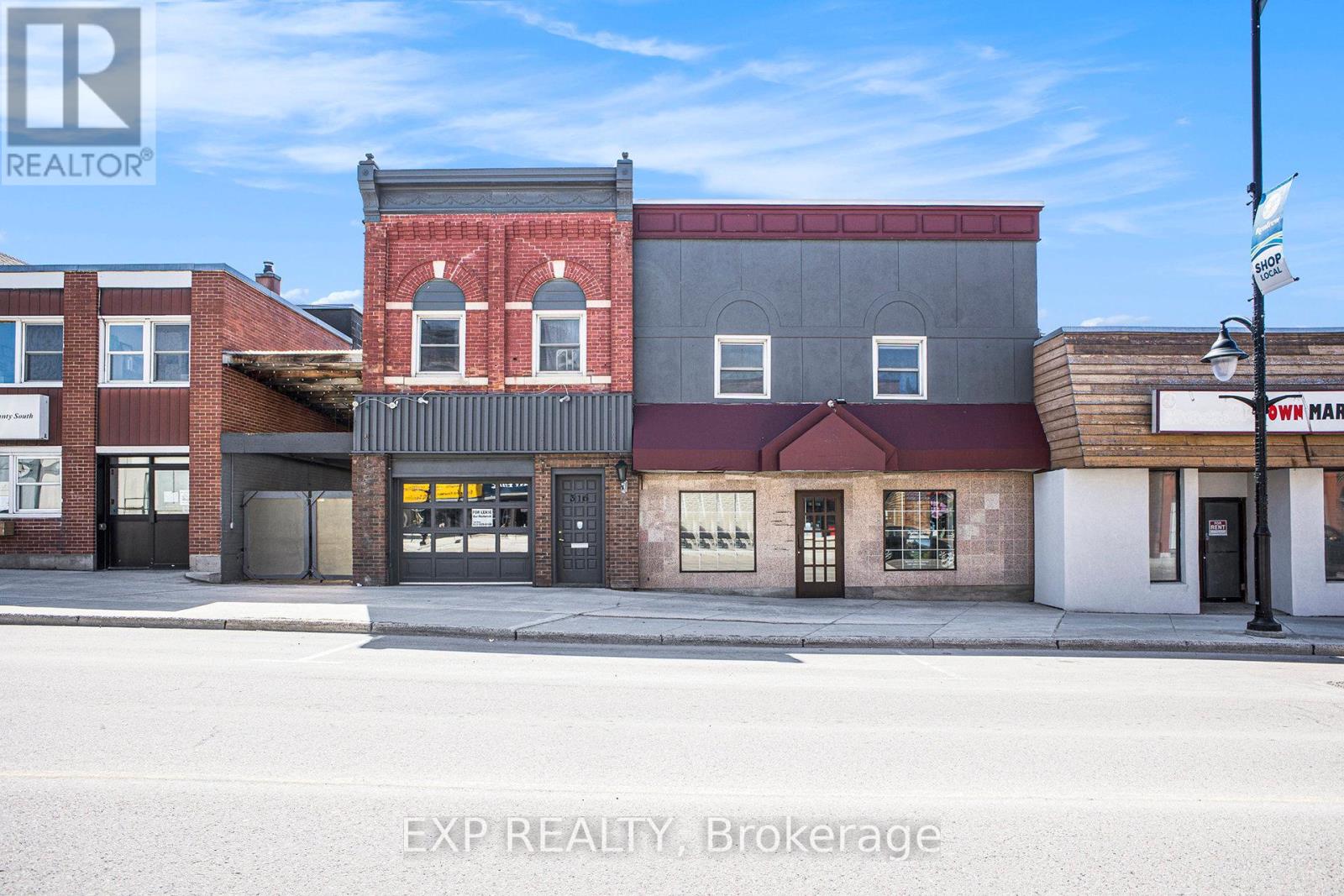 314-316 Raglan St, Renfrew, ON K7V 1R5