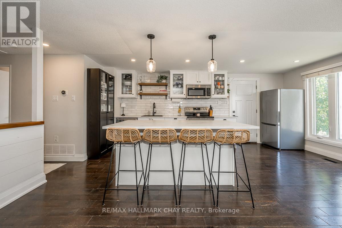 29 Shaw Cres, Barrie, ON L4N 4Z3