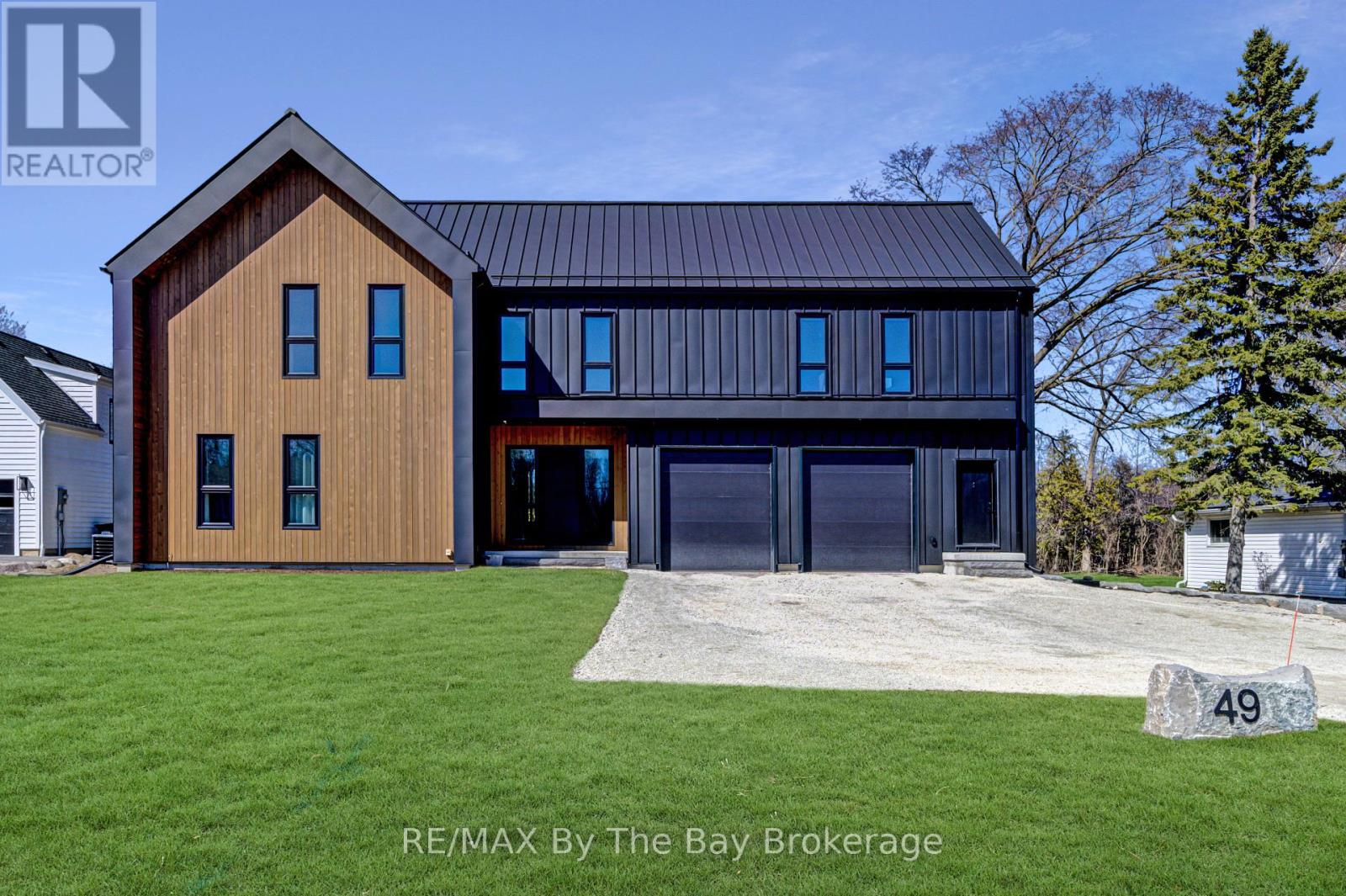 49 Broadview St, Collingwood, ON L9Y 0X2