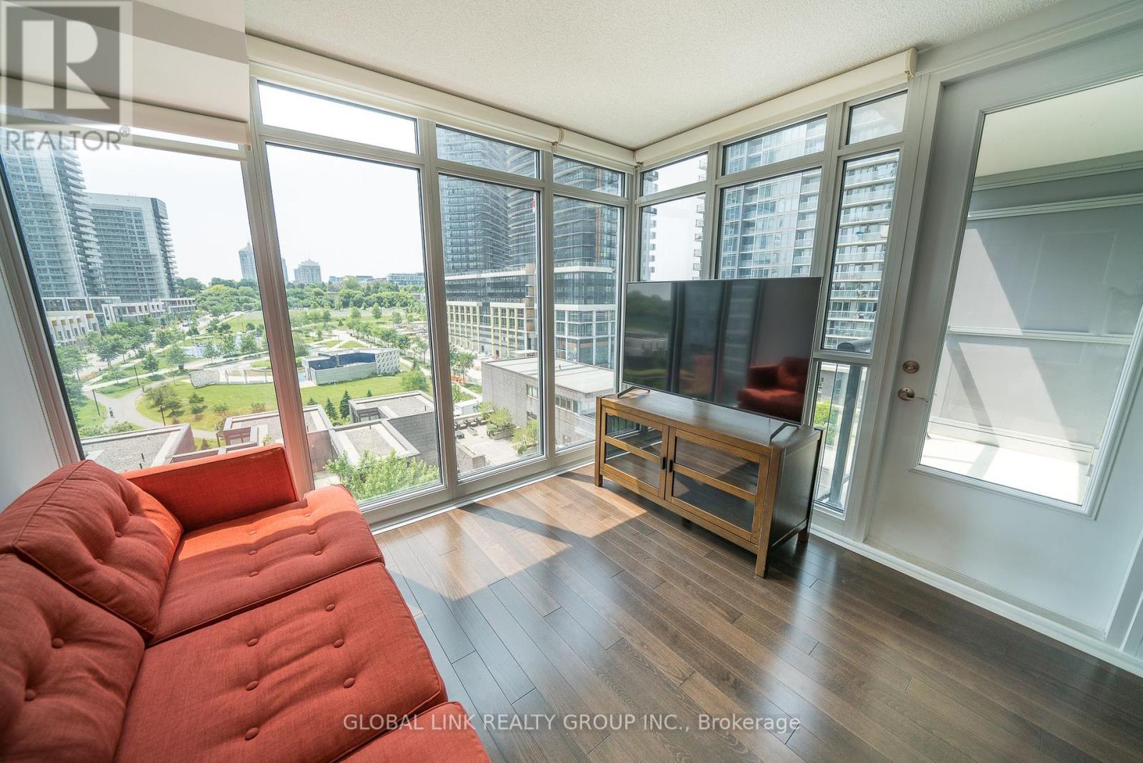 915 121 Mcmahon Dr, Toronto, ON M2K 0C1