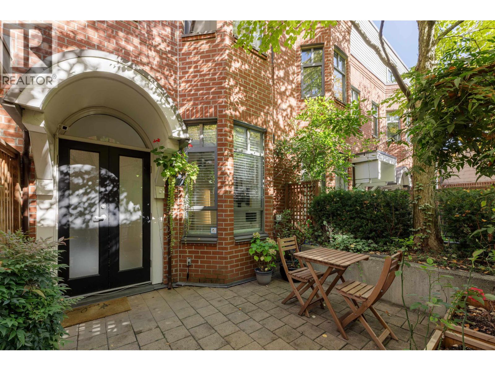 828 W 6th Ave, Vancouver, BC V5Z 1A6