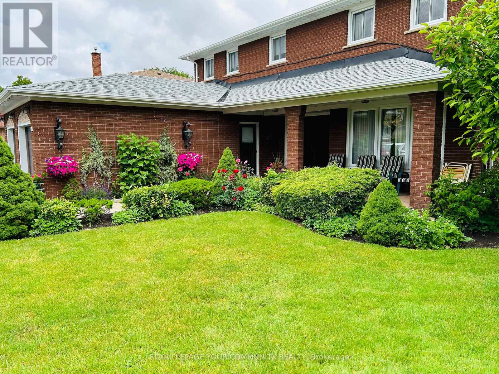 21 Disan Ct, Toronto Thistletown-beaumonde Heights, ON M9V 4A5