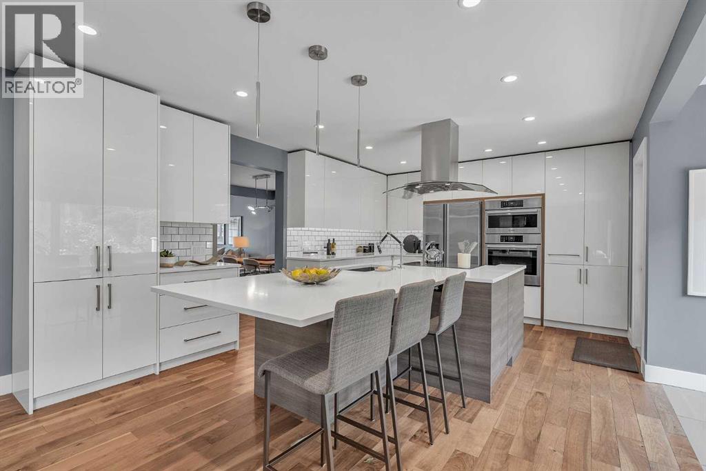 129 Edgebrook Gdns NW, Calgary, AB T3A 4Z8