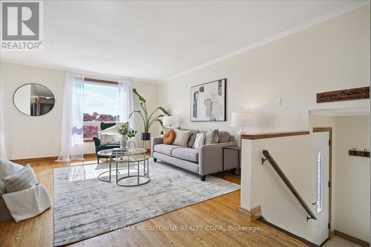 85 Birchcliffe Cres, Hamilton, ON L8T 4K6