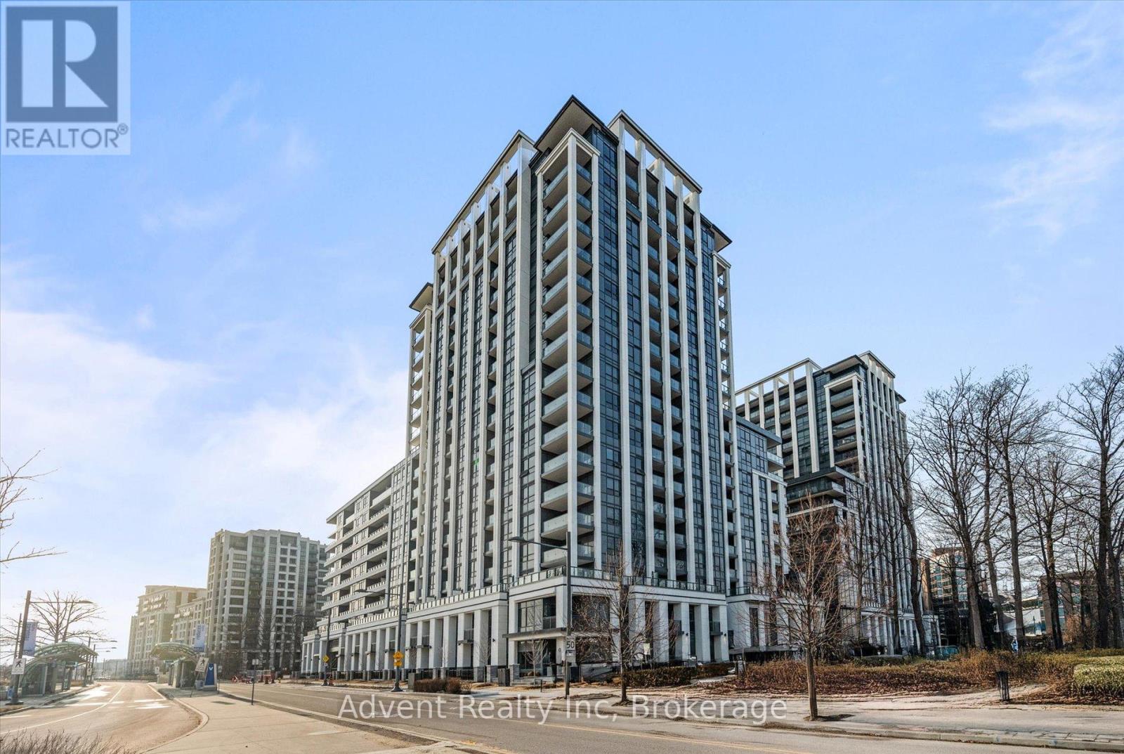132 8 Cedarland Dr, Markham, ON L6G 0H4