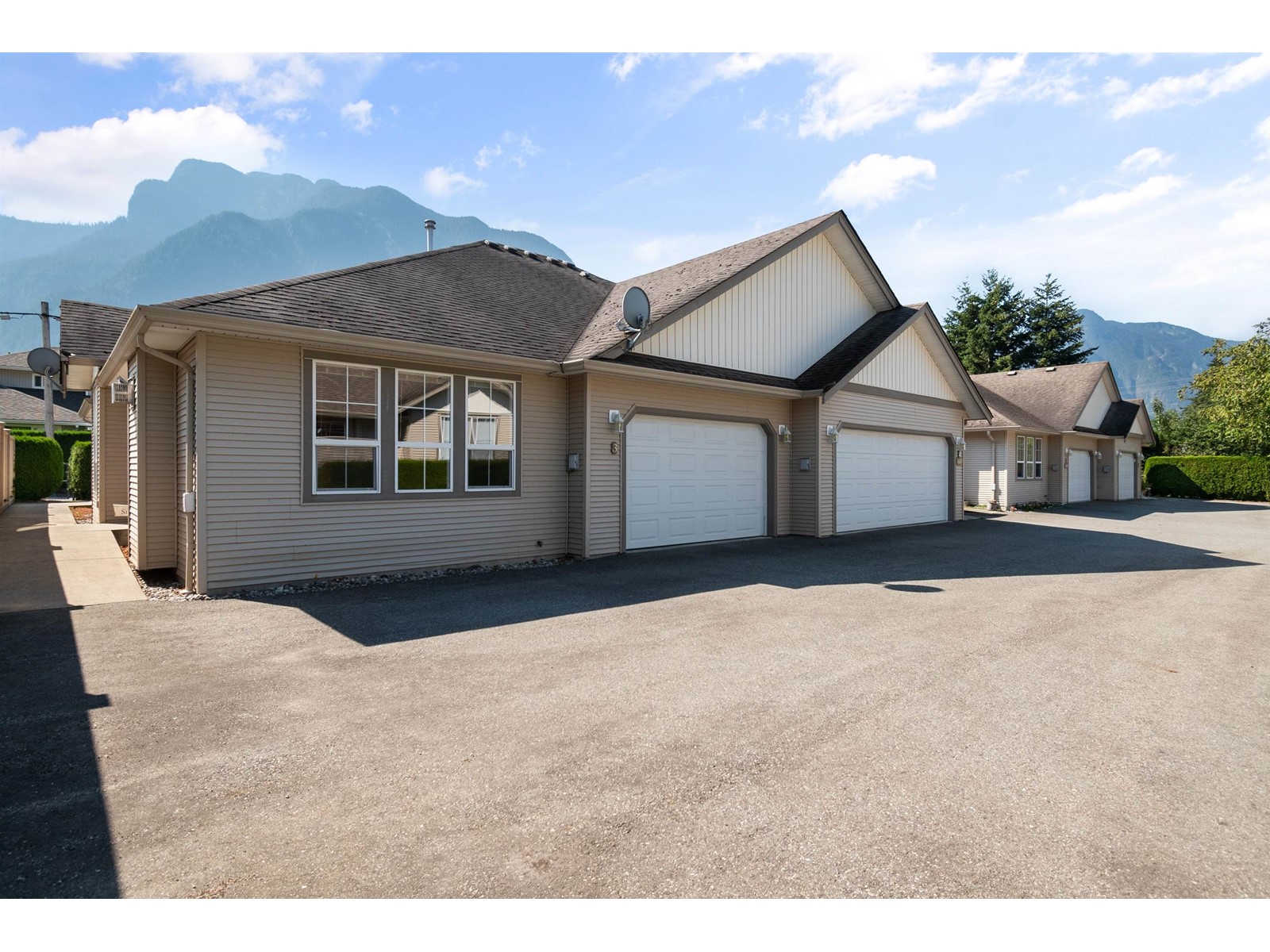 648 Coquihalla Streethope Unit 3, Hope, BC V0X 1L0