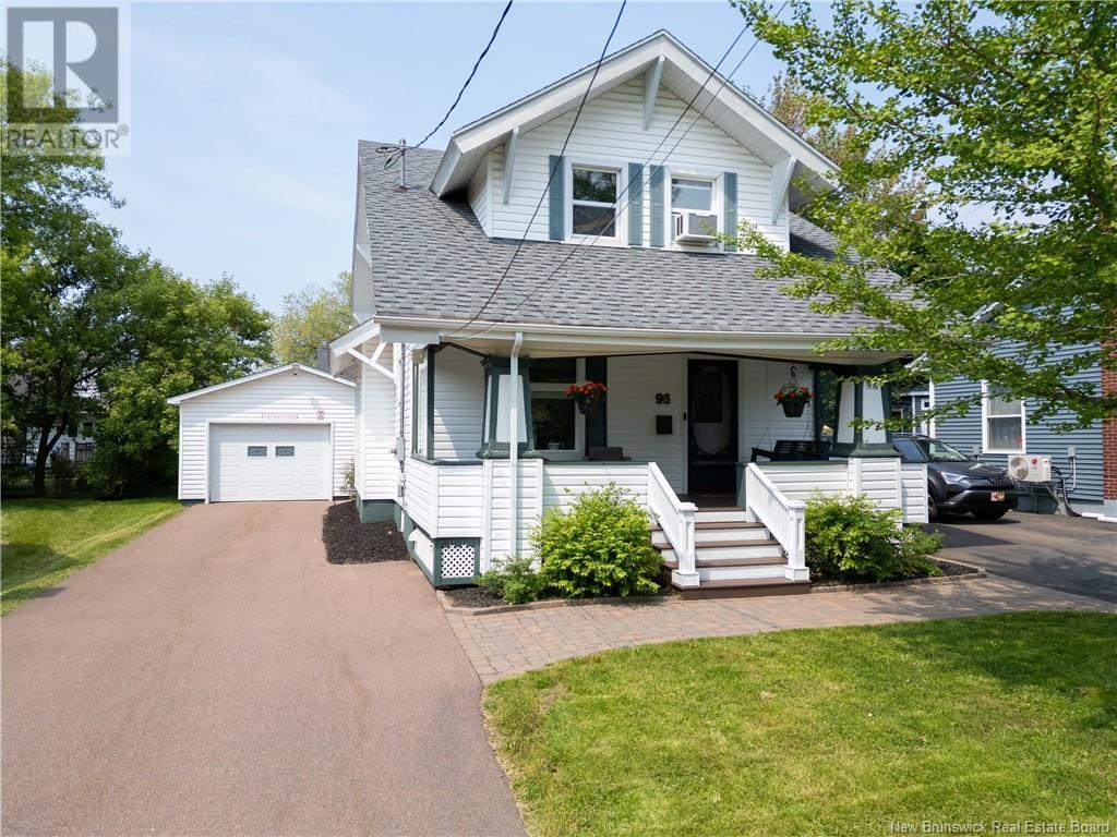 96 West Ln, Moncton, NB E1C 6T9
