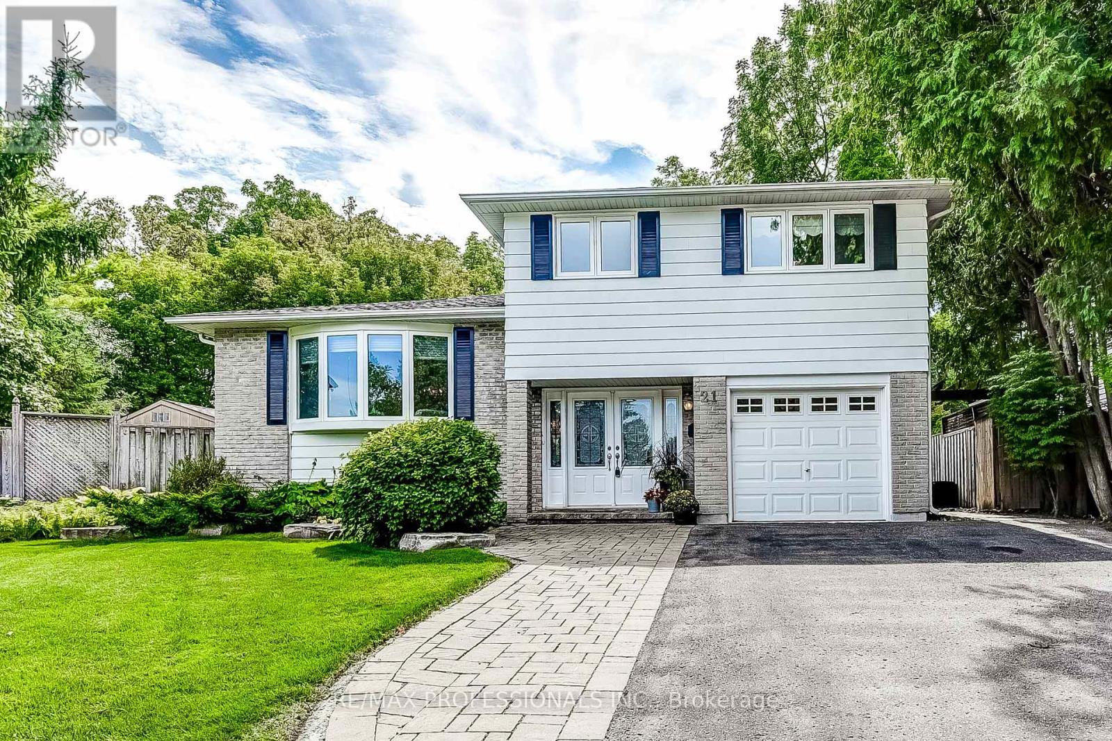 21 Birch Ct, Aurora, ON L4G 3K1
