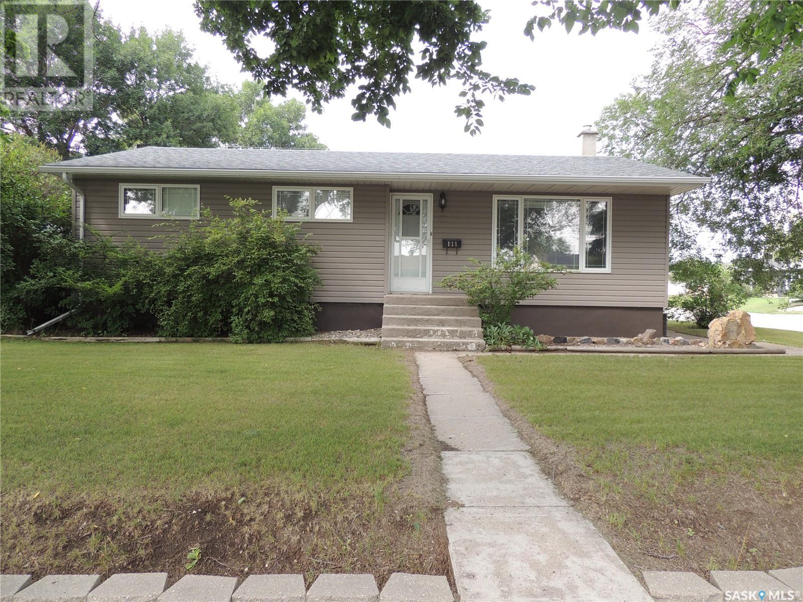 111 Mcdonald Rd, Estevan, SK S4A 0B7