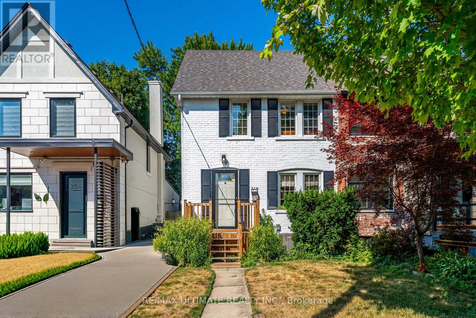 256 Airdrie Rd, Toronto Leaside, ON M4G 1N1