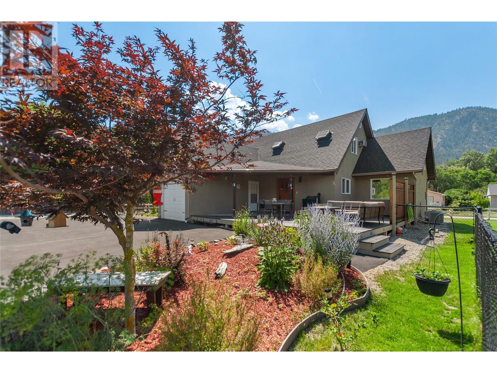 5036 14th Ave, Okanagan Falls, BC V0H 1R0
