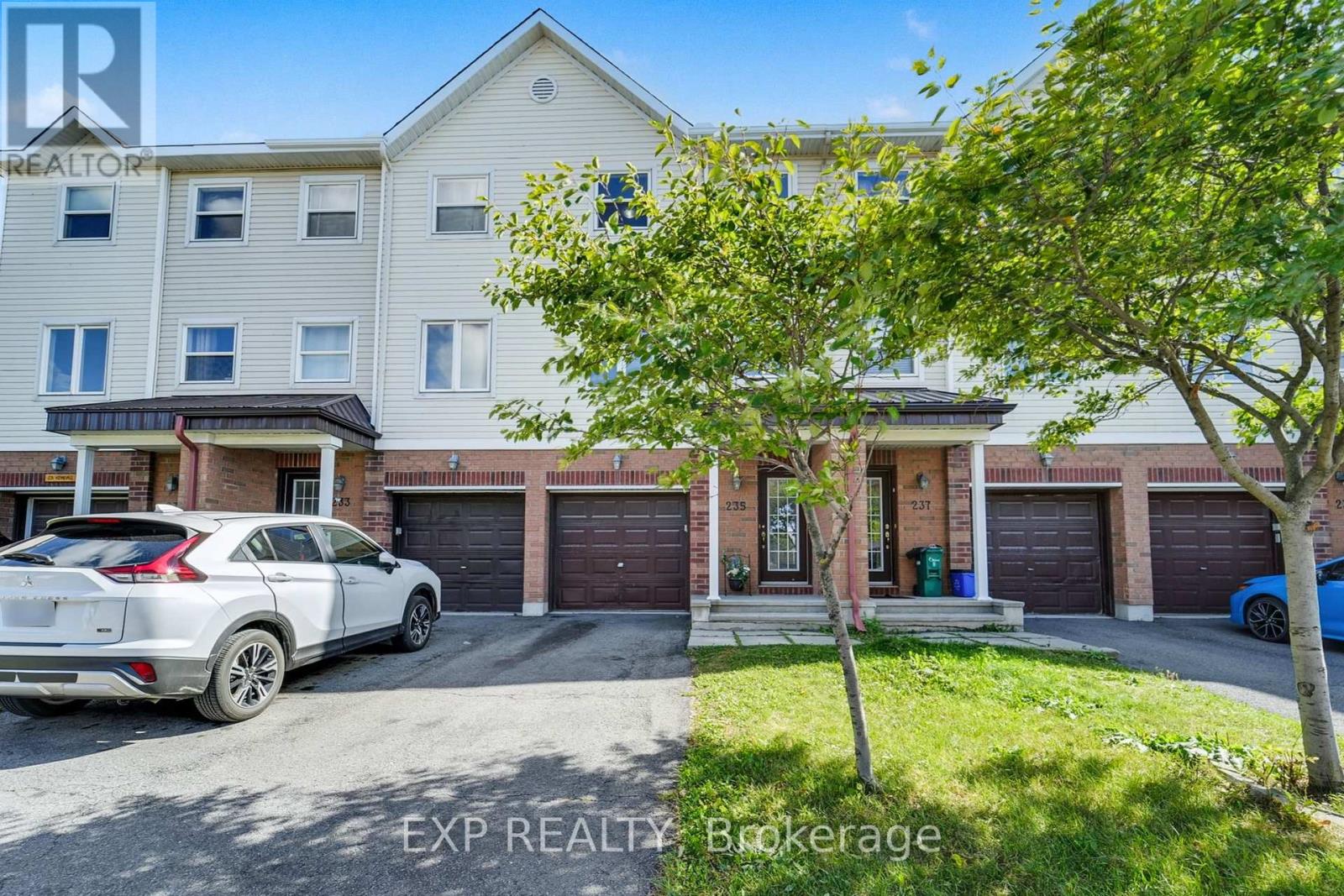 235 Kennevale Dr, Ottawa, ON K2J 0C3