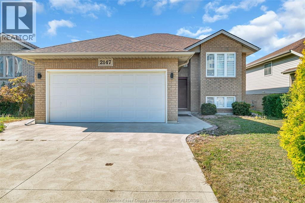 2147 Rockport St, Windsor, ON N9G 3A5