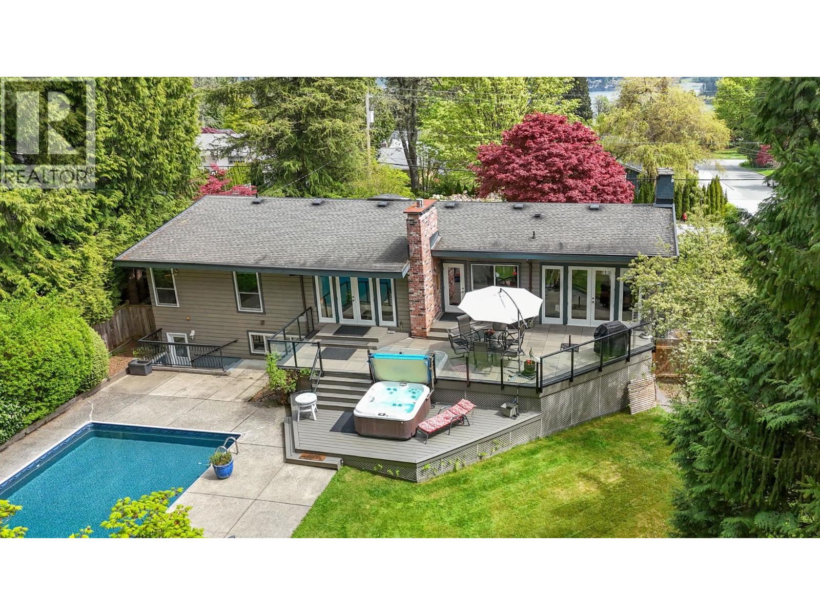 871 Fairway Dr, North Vancouver, BC V7G 1Z5