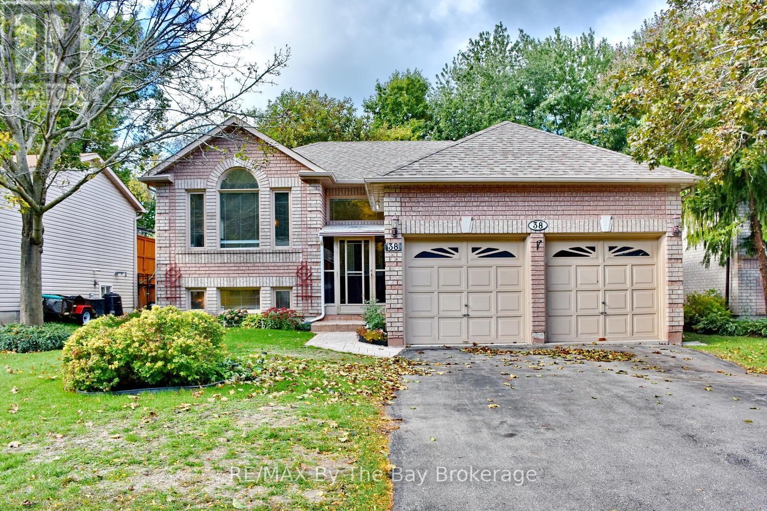 38 Timberland Cres, Wasaga Beach, ON L9Z 1G7