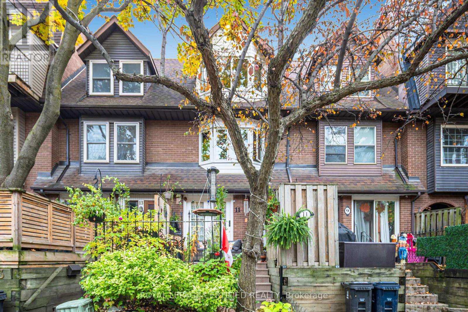 11 Longboat Ave, Toronto, ON M5A 4C9