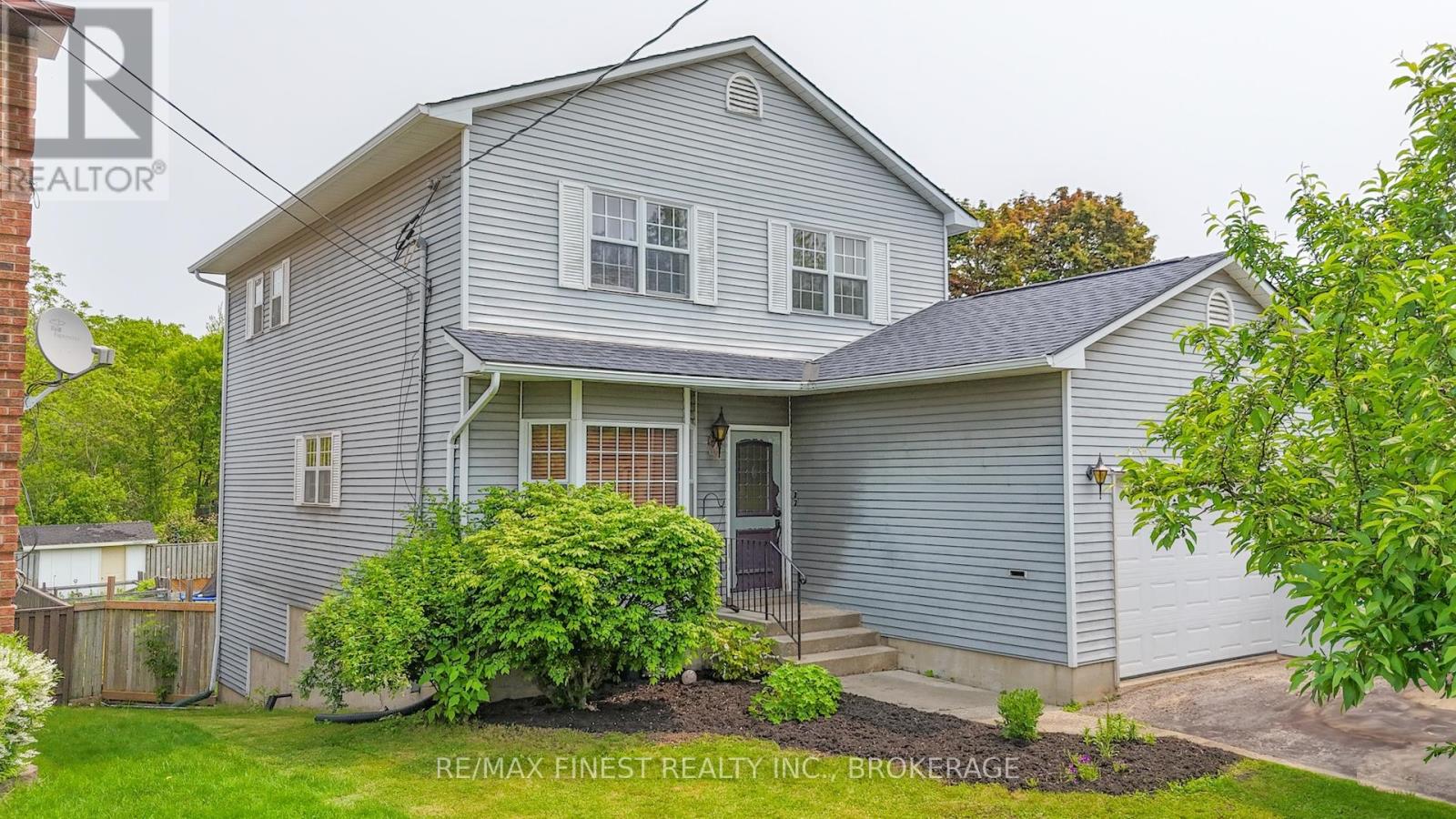 465 William St S, Gananoque, ON K7G 3A8