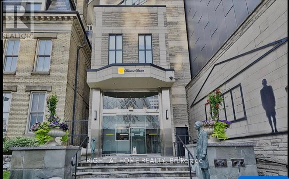 705 71 Simcoe St, Toronto, ON M5J 1W9
