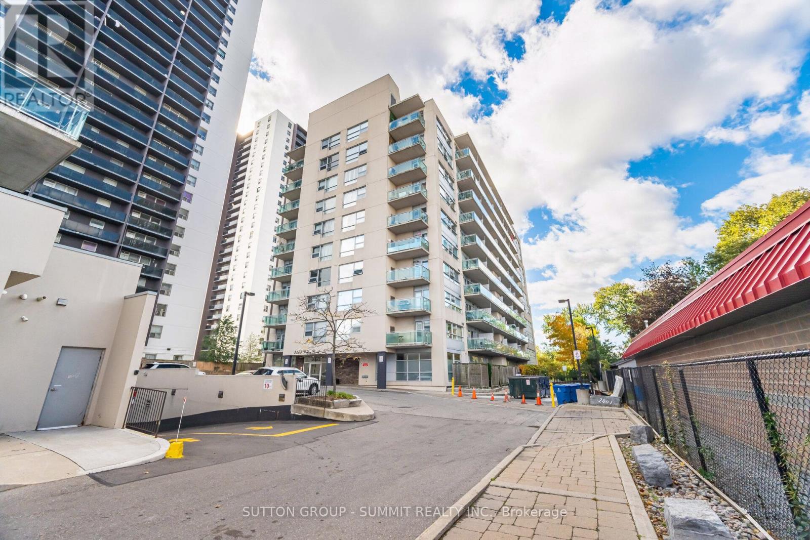 401 2464 Weston Rd, Toronto, ON M9N 0A2