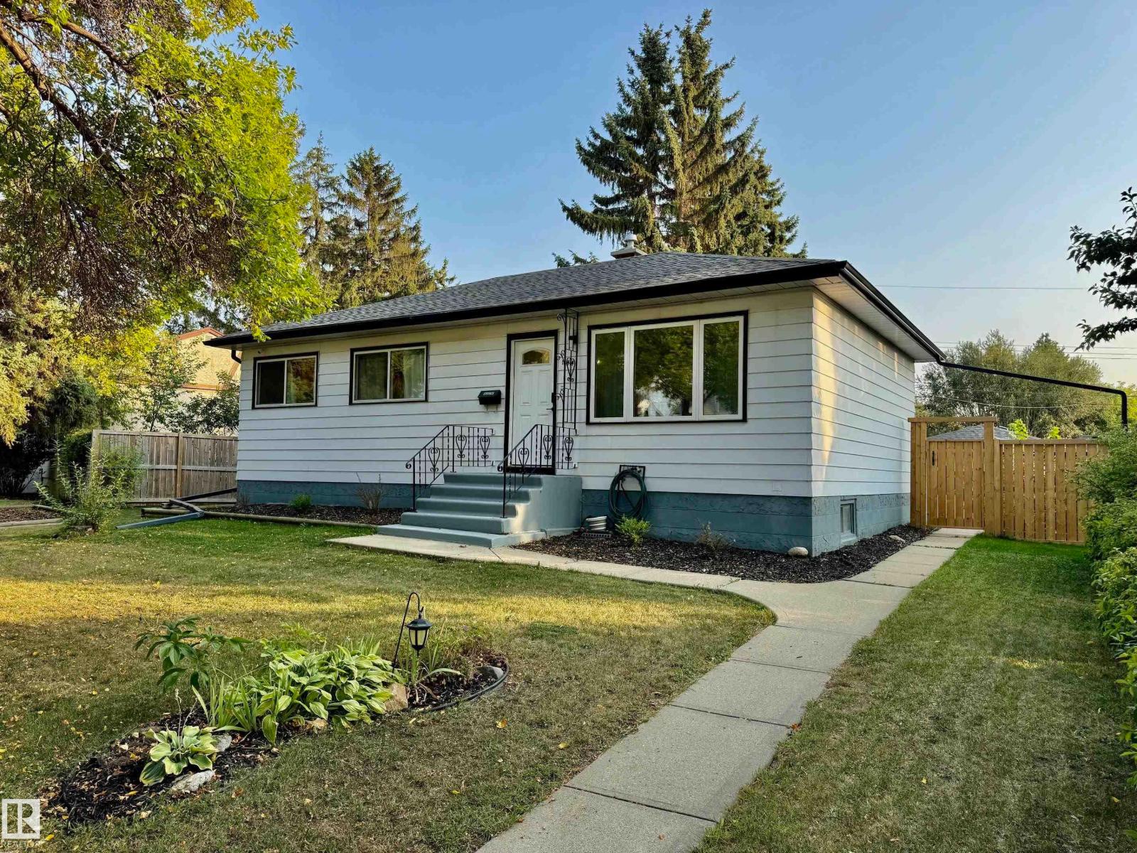 110 Av Nw Unit 13811 #a, Edmonton, AB T5M 2N1