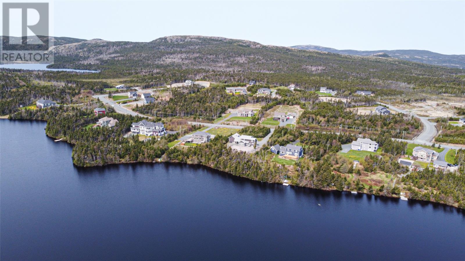 13-15 Mountain Cres, Pouch Cove, NL A0A 3L0