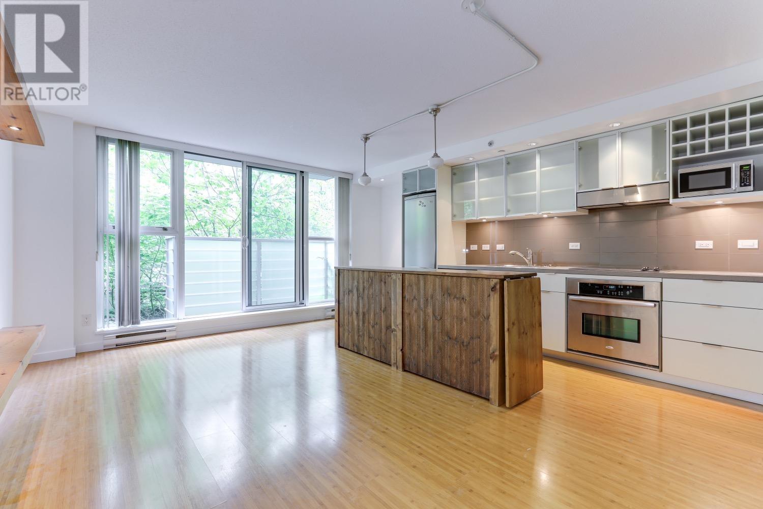 168 Powell Street Unit 302, Vancouver, BC V6A 0B2