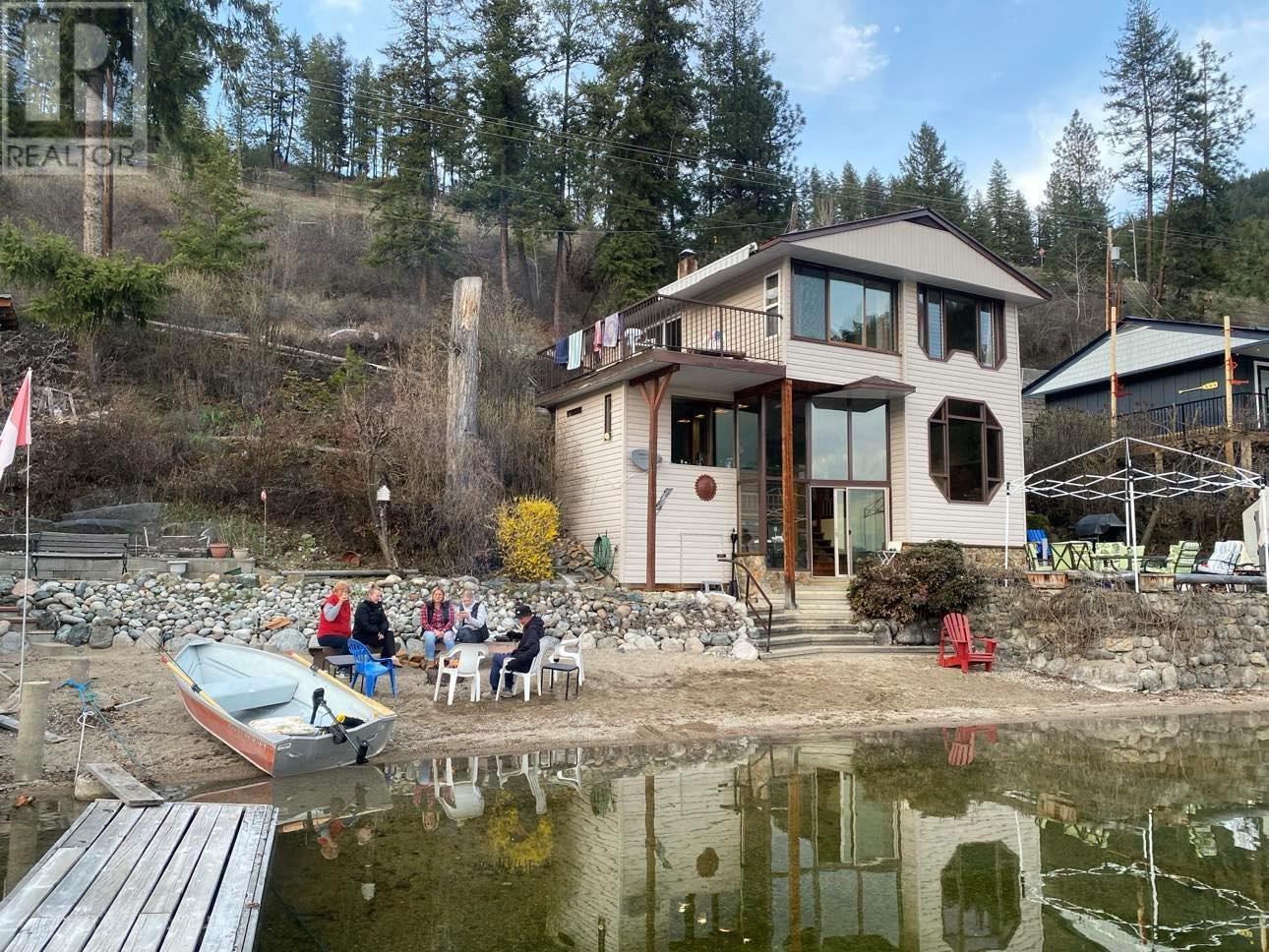 125 Brown Rd, Christina Lake, BC V0H 1E1