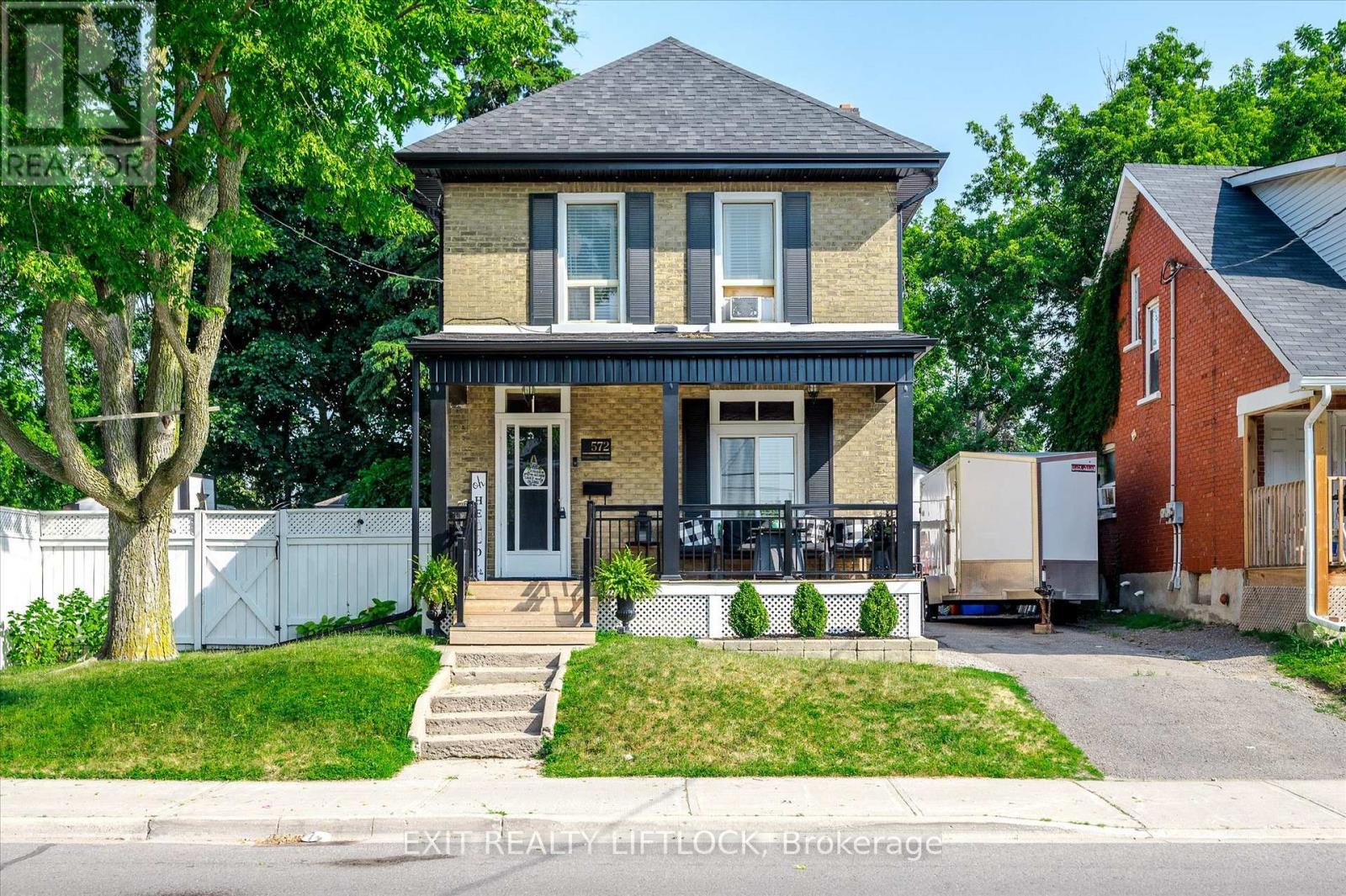 572 Romaine St, Peterborough, ON K9J 2E3