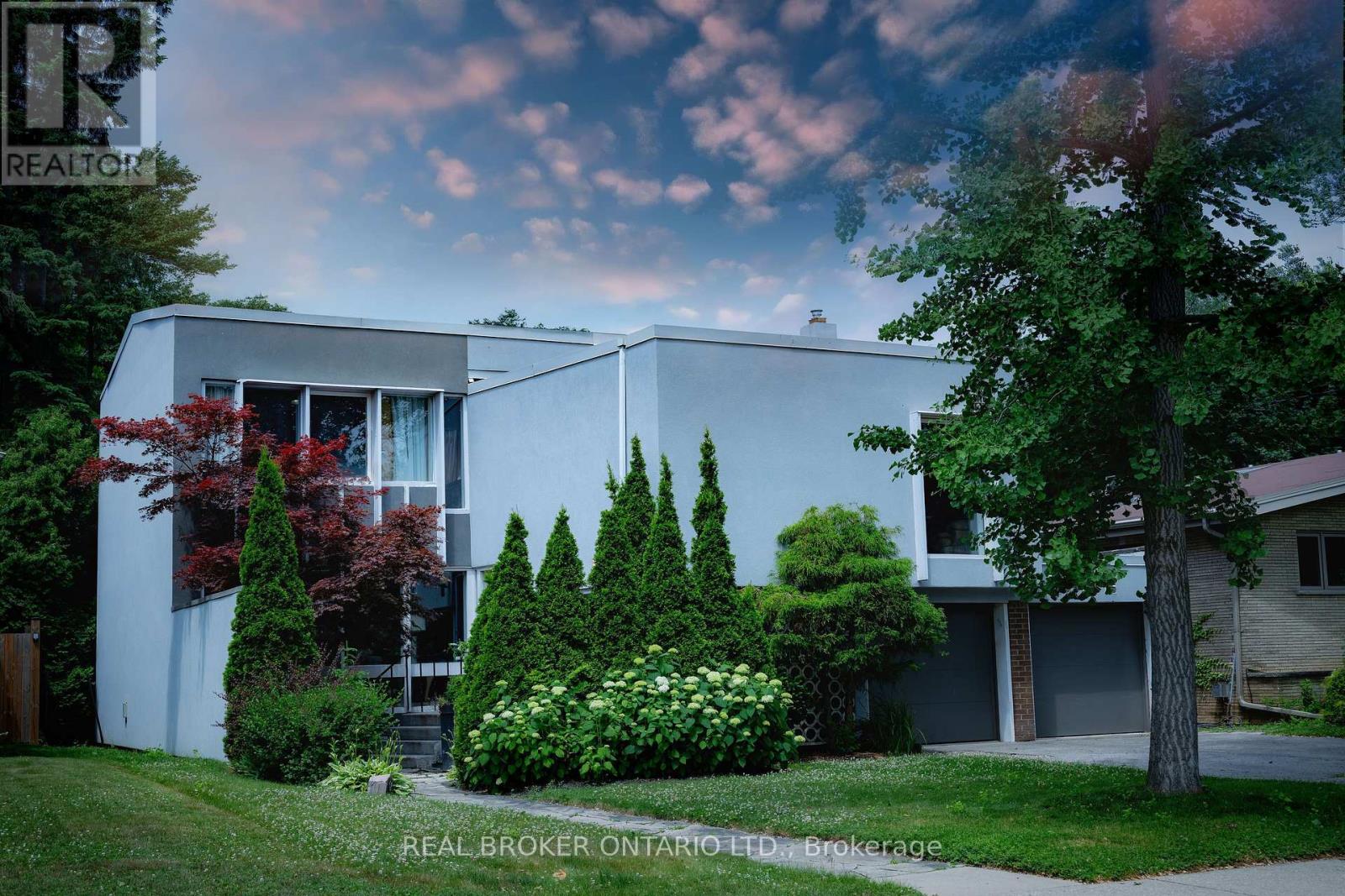 90 Winston Ave, Hamilton, ON L8S 2S6