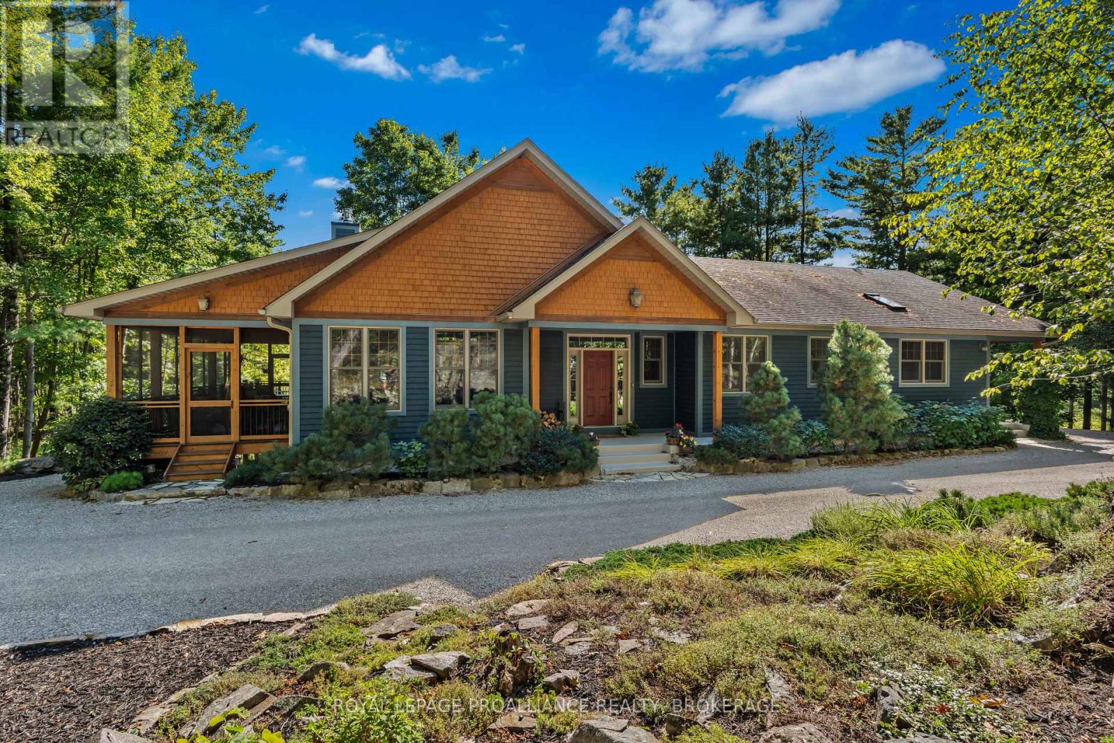 216 Tumbledown Rd, Leeds and the Thousand Islands, ON K0E 1L0