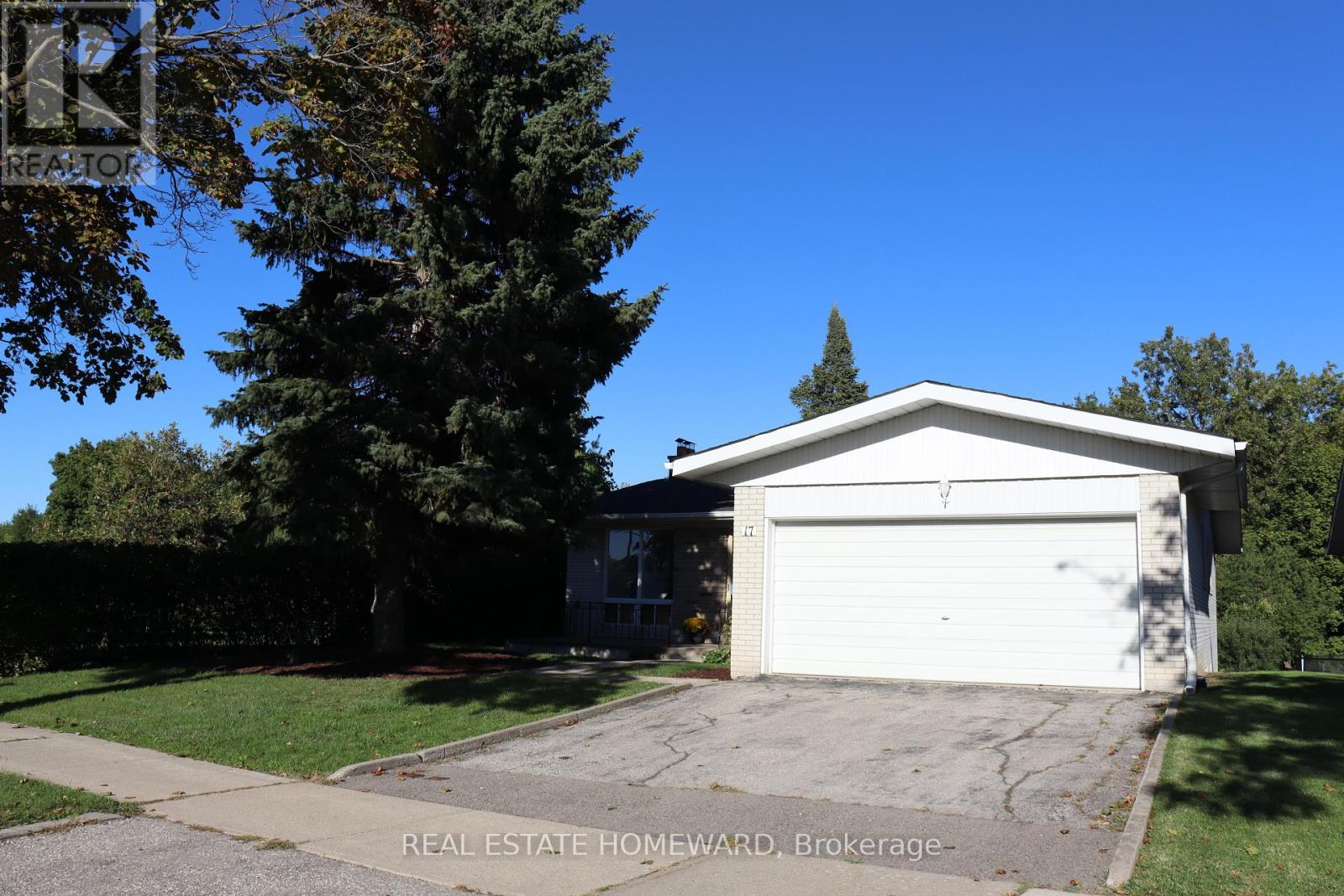 17 Collingdale Rd, Toronto, ON M9V 3R2