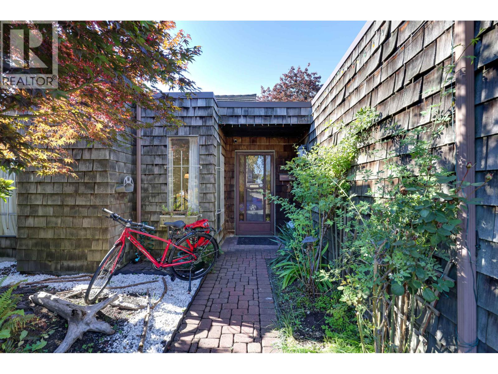 7847 Marchwood Pl, Vancouver, BC V5S 4A6