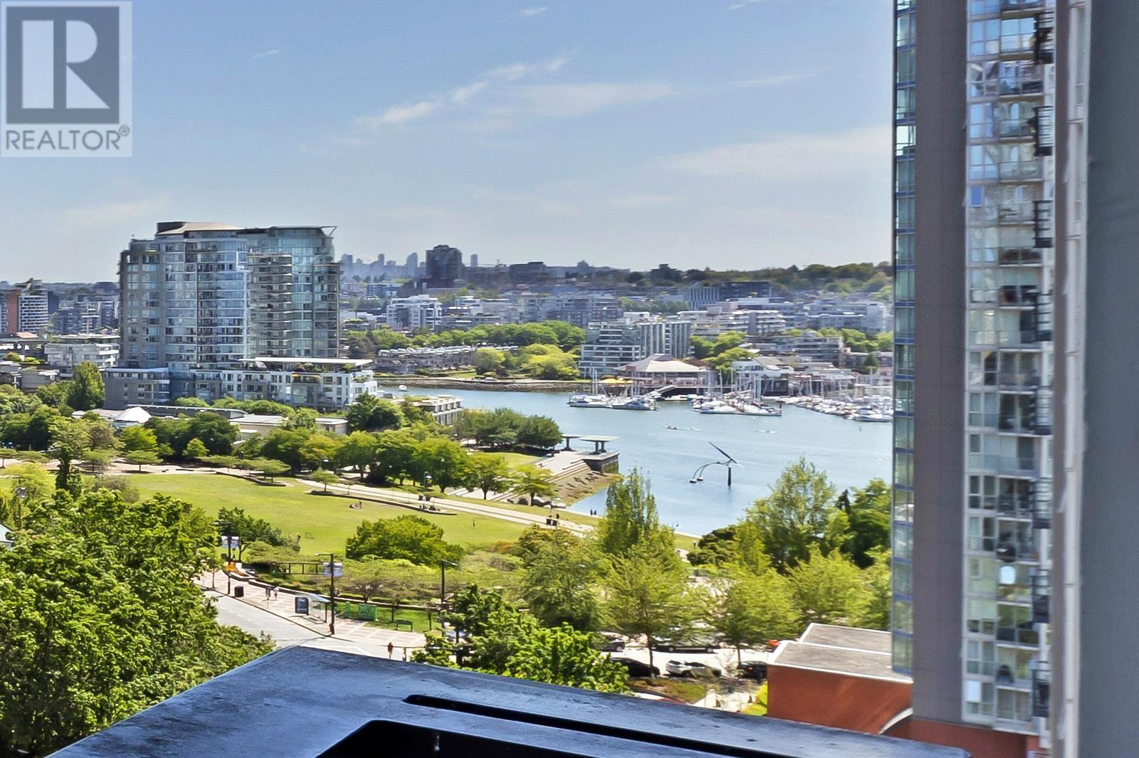 1495 Richards Street Unit 1607, Vancouver, BC V6Z 3E3