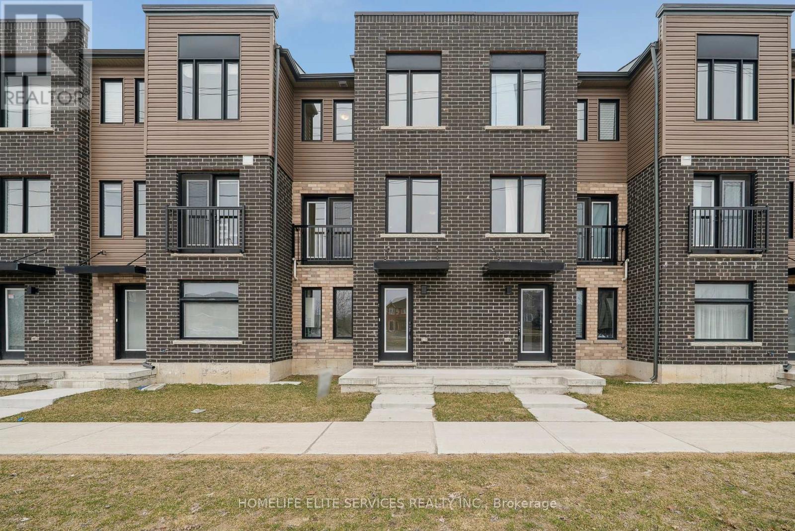 57 Fairlane Ave, Barrie, ON L9J 0N1