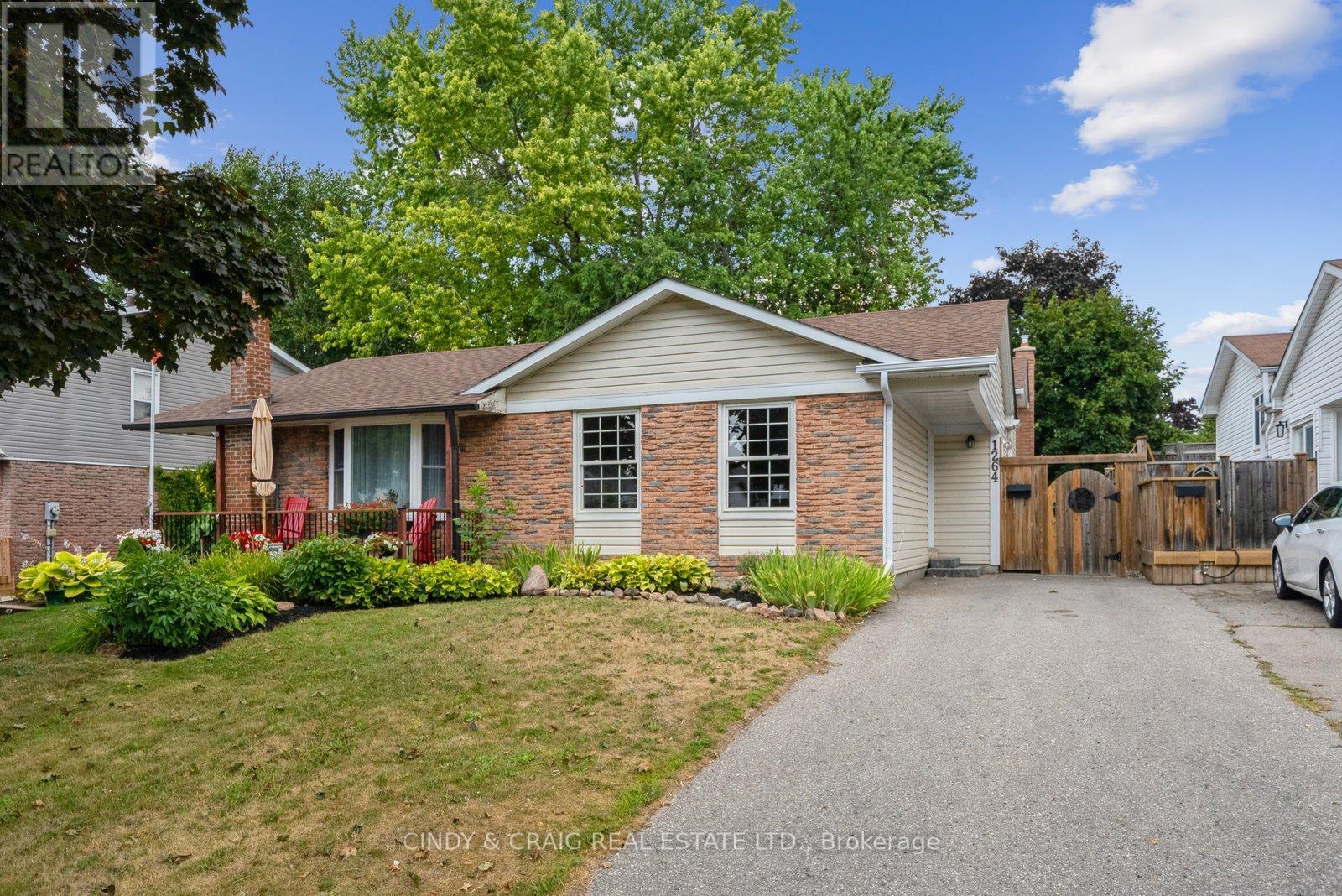 1264 Eldorado Ave, Oshawa, ON L1K 1G3
