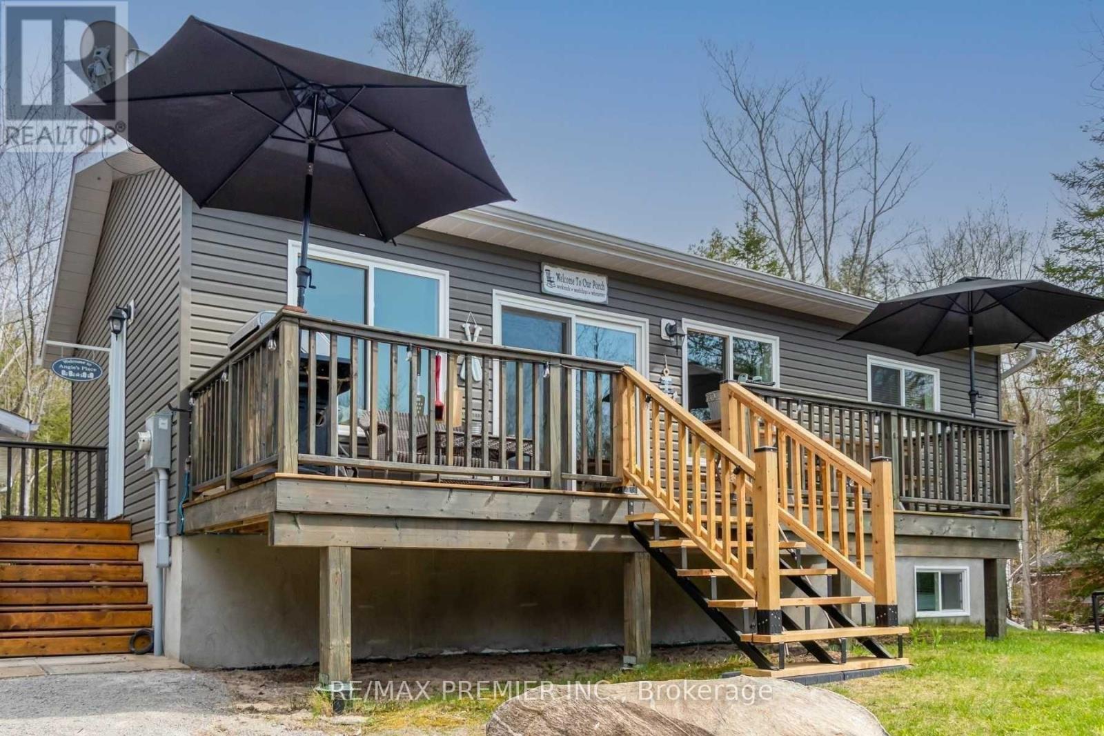 2288 Champlain Rd, Tiny, ON L9M 0C6
