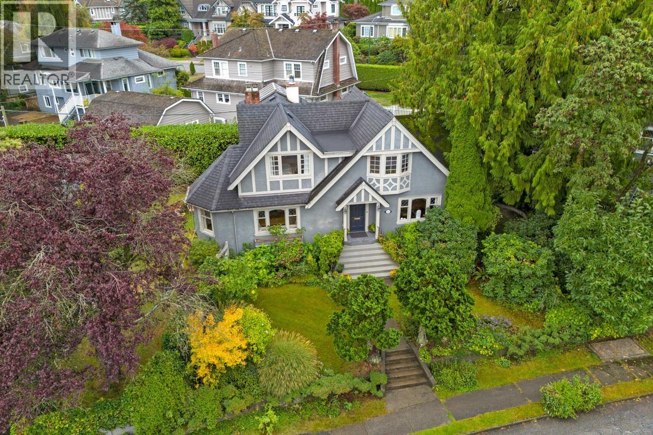 1926 Aspen Ave, Vancouver, BC V6M 1E4