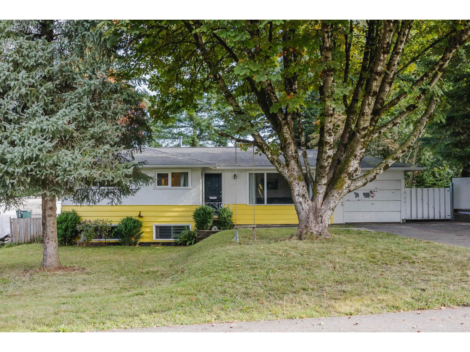2296 S Alexander Cres, Abbotsford, BC V2S 3W4